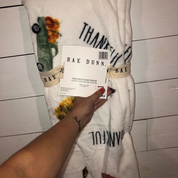 NEW‼️‼️ RAE DUNN 🍁🍂THANKFUL HAT AND PLUSH THROW BLANKET 🍁🍂 - Picture 2 of 9